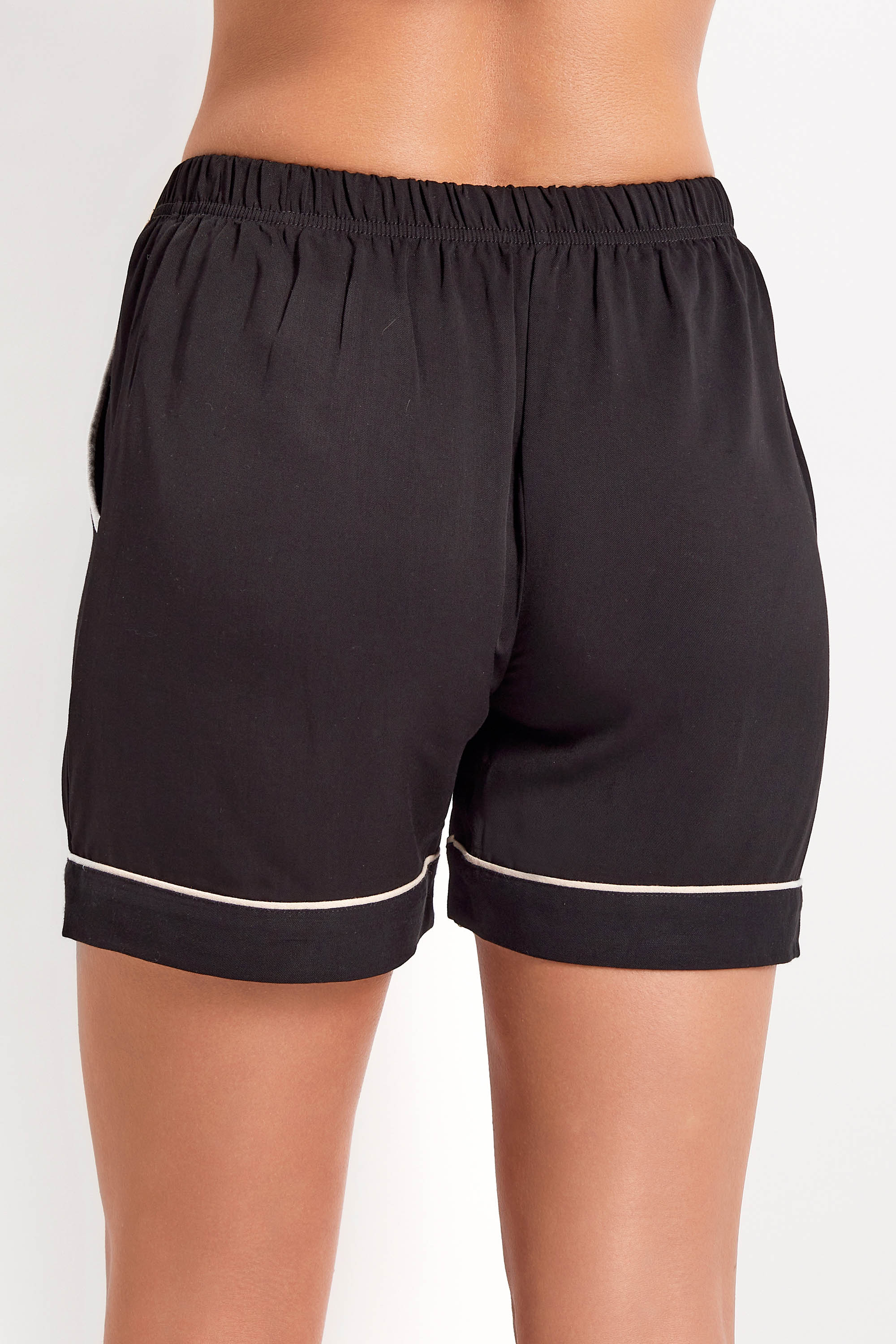 6211-5 Комплект женский (джемпер и шорты)